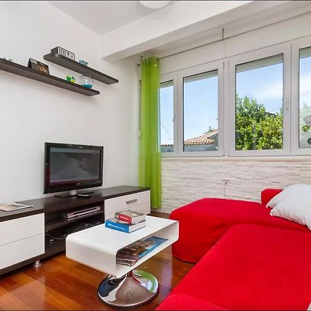Apartment Put Meja سبليت المظهر الخارجي الصورة